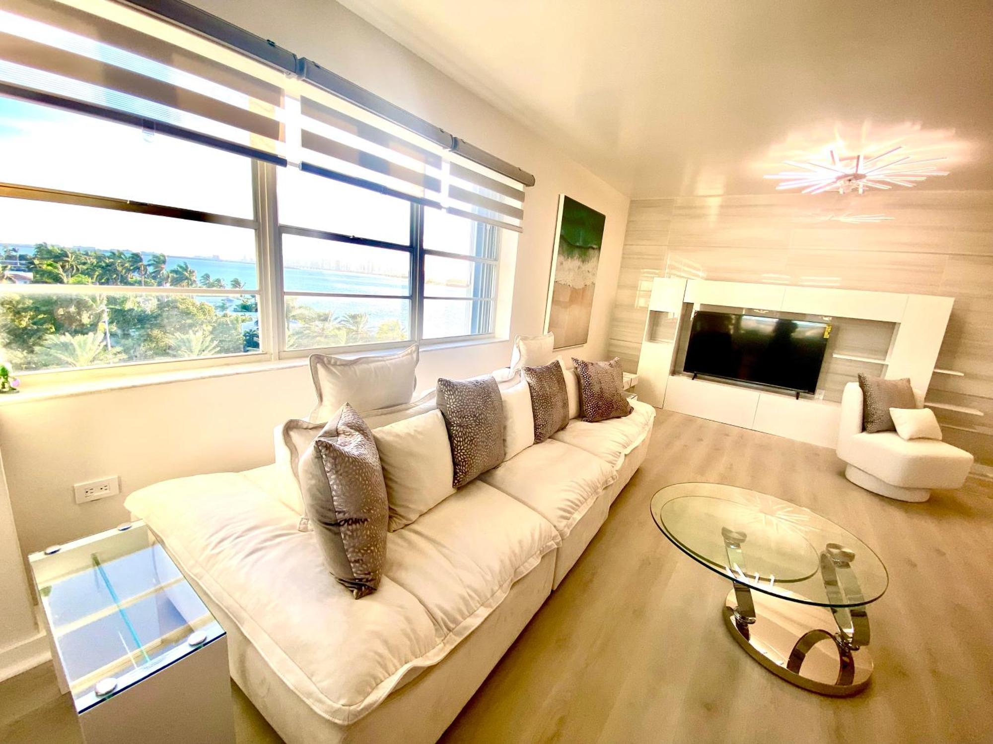 Panoramic Luxurious Waterfront One Bedroom Apartment With Miami Skyline View Free Parking 5Min Drive To マイアミビーチ エクステリア 写真
