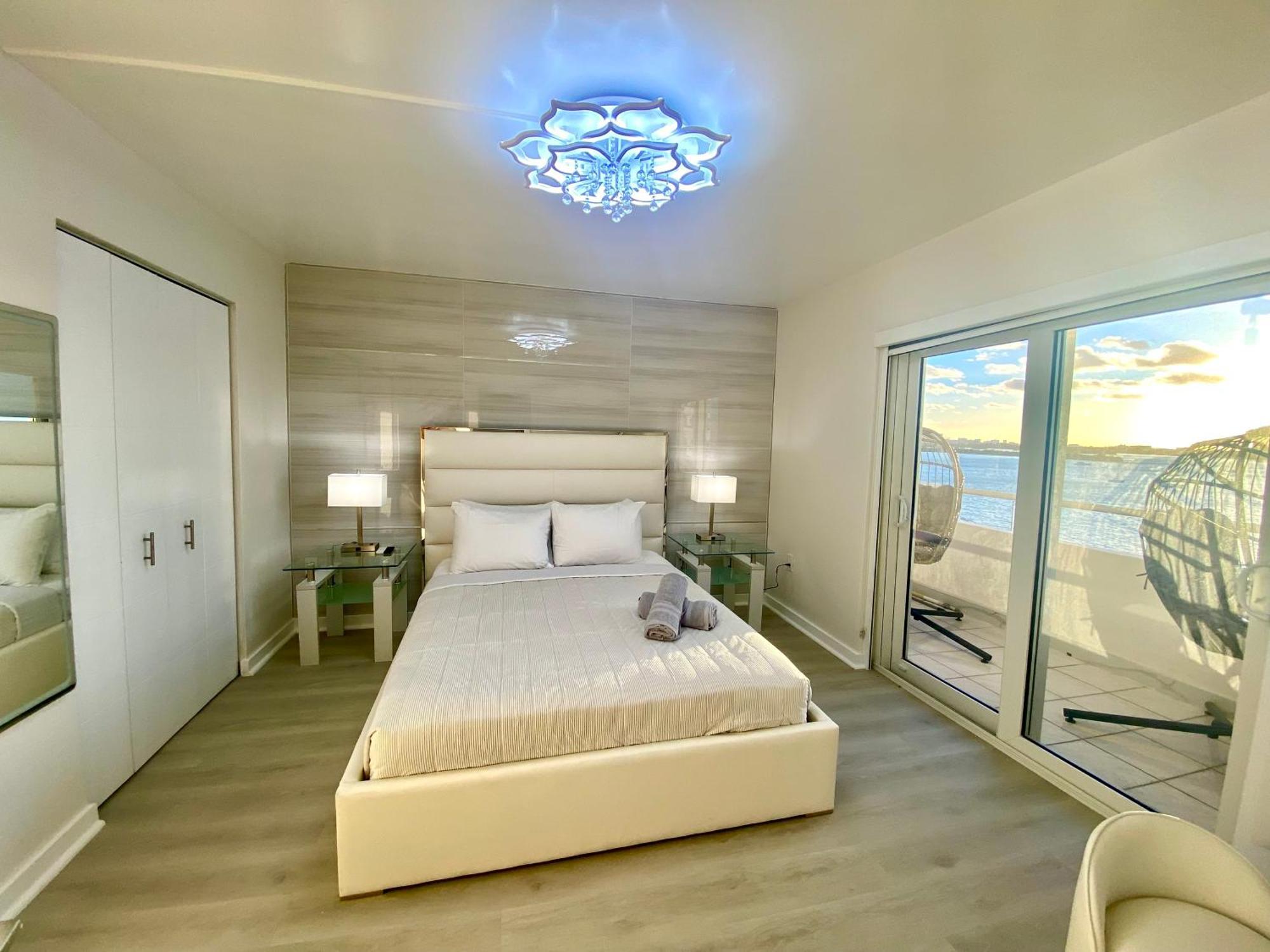 Panoramic Luxurious Waterfront One Bedroom Apartment With Miami Skyline View Free Parking 5Min Drive To マイアミビーチ エクステリア 写真